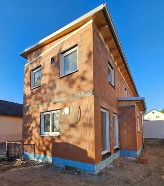 Foto - Kompaktes Wohnhaus (Neubau) mit 4 Zimmern + 2 STP in Kühbach