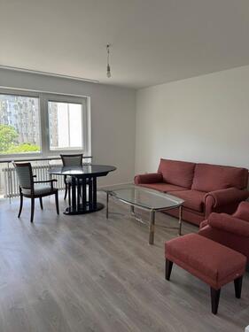 Foto - Moderne möblierte 3-Zimmer-Wohnung mit Balkon