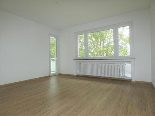 Foto - 3-Zimmer-Wohnung mit sehr gr. neuen Balkon!