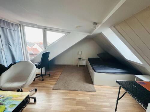 Foto - 1 Zimmer Dachgeschoßwohnung zur Miete in Kaiserslautern