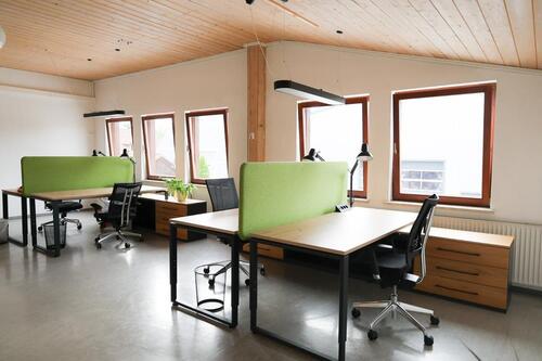 Foto - Co-Working-Arbeitsplatz in Lechnähe – heller Fixplatz