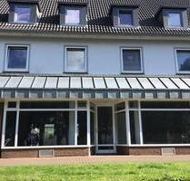 Schöne, modernisierte Gewerbeeinheit mit großer Schaufensterfront in Eichholz - Lübeck Sankt Jürgen