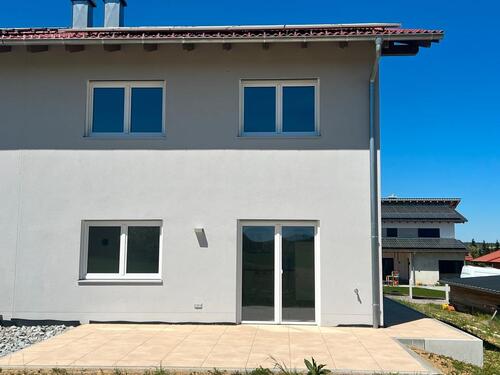 Foto - Modernes Smart-Home in Reisbach: DHH mit PV-Anlage & Einbauküche