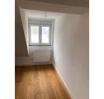 Dachgeschosswohnung zu vermieten - Erlangen Bruck