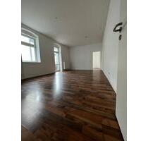 2 Zimmerwohnung im Zentrum von Magdeburg Balkon und Aufzug