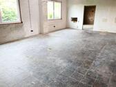 Foto - 170m² Halle und Lagerfläche, mit zwei Garagen, möglichen Büroflächen, ggf. auch Küche und WC!
