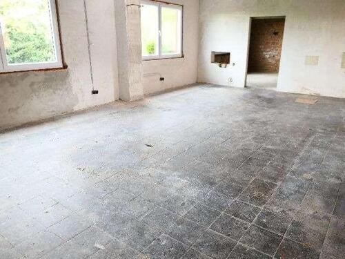 Foto - 170m² Halle und Lagerfläche, mit zwei Garagen, möglichen Büroflächen, ggf. auch Küche und WC!