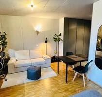 Möbliertes 1-Zimmer-Apartment in Köln mit Blick auf den Dom – All-Inclusive Miete!