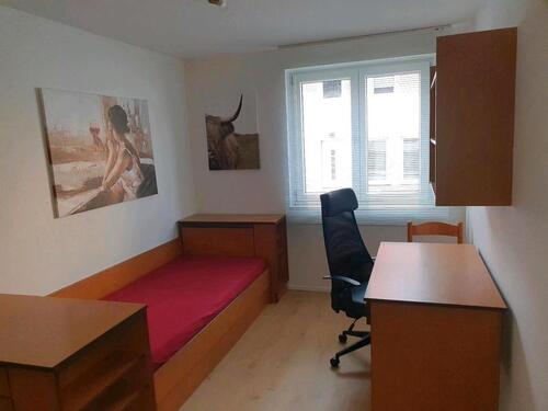 Foto - Top saniertes und möbliertes Studentenapartment