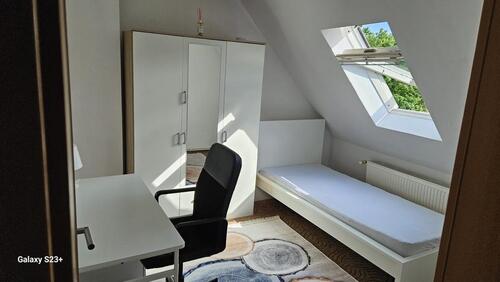 Foto - Helles Zimmer in Gröpelingen, 2 Min. zur Waterfront – Warmmiete