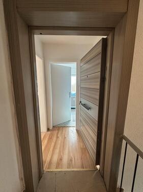 Foto - Helle 1-Zimmer-Dachgeschosswohnung ab sofort