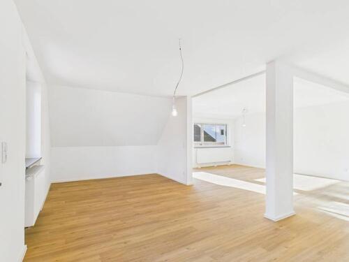 Foto - Traum Ertbezug Hell 6 Zimmer m. Balkon im Herzen von Blaubeuren