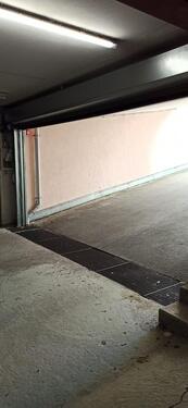 Foto - Parkplatz Tiefgarage Breiter Parktplatz