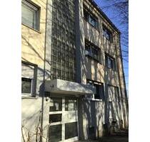 Familiengerechte 3-Raum-Wohnung mit Balkon zum Hof (WBS erforderlich) - Essen Stadtbezirk VII