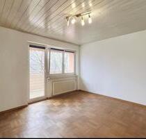 Von Privat: 3-Zimmer Wohnung mit Balkon im Kasernenviertel - Regensburg Konradsiedlung