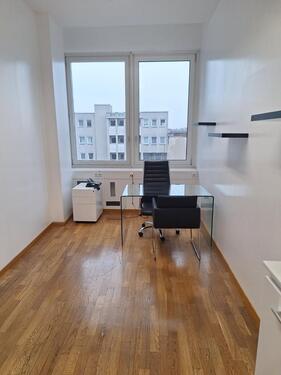 Foto - Moderne Büroräume im etablierten Rehazentrum am Wittenbergplatz – All-Inclusive