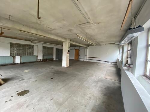 Foto - Lagerhalle mit zusätzlicher Dachbodenfläche in Detmold zu verm.!!