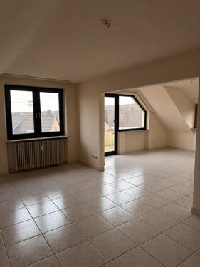 Foto - 6 Zimmer Dachgeschoßwohnung zur Miete in Riegelsberg