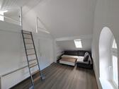 Foto - Besondere DG Wohnung mit Schlafempore & Charme, möbliert Daaden