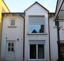 kleines, ruhig gelegen, Alleinstehendes Haus in Altstadtlage - Frankfurt am Main Sindlingen