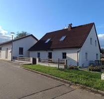 Einfamilienhaus mit großzügiger Garage zu vermieten - Nennslingen