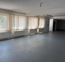 BüroAusstellungLager in der Stadtmitte von Pirmasens