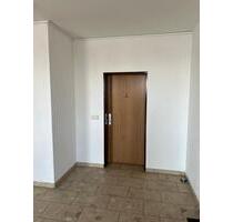 2 Zimmer Dachgeschosswohnung 60m² Balkon Aufzug Lauenburg - Lauenburg/Elbe