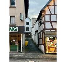 Sanierungsbedürftiges Reihenmittelhaus - Adenau