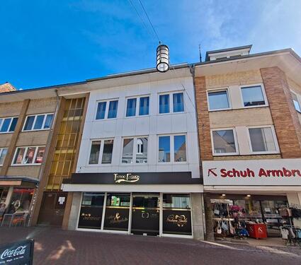 Foto - Ladenlokal Praxis Büro (Geschäftshaus) in der Itzehoer Fußgängerzone zu vermieten