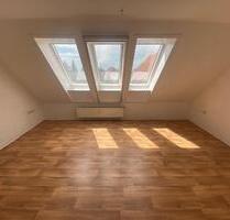 schöne renovierte 1-Raum-Dachgeschosswohnung in Stösitz bei Riesa - Stauchitz