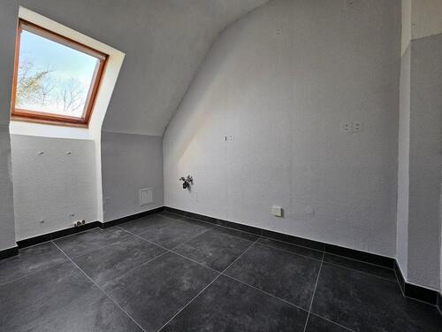 Foto - 1 Zimmer Dachgeschoßwohnung zur Miete in Brühl