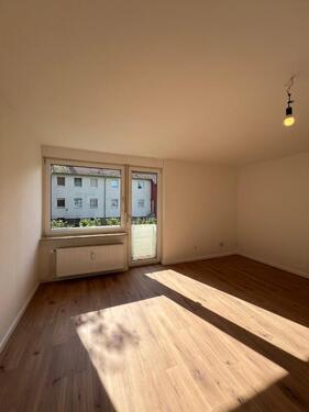 Foto - KOMFORT UND RUHE MIT SONNE UND NATUR - 2 Zi. EG-Wohnung mit EBK & Balkon