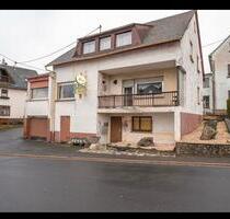 Wohn und Geschäftshaus zu verkaufen - Uersfeld