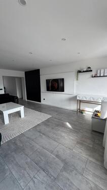 Foto - Zentrale Wohnung 4 Zimmer und Garage durchgang zum Haus