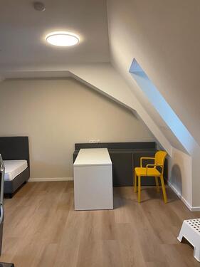 Foto - möbliertes WG Zimmer ab 1.03 in Innenstadt (nur für Frauen)