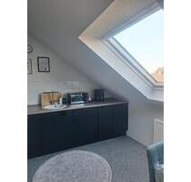 Sonnendurchflutete DG-2-Zimmerwohnung in zentraler Lage - Bielefeld Stieghorst