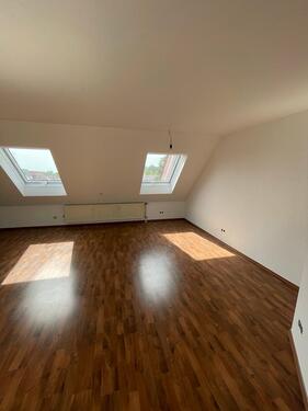 Foto - 1 Zimmer Dachgeschoßwohnung zur Miete in Wiesloch
