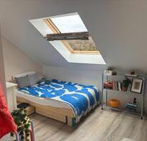 Dachgeschosswohnung - 900,00 EUR Kaltmiete, ca.  36,00 m² in München (PLZ: 80935) Feldmoching-Hasenbergl