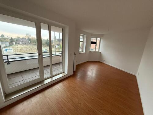 Foto - Renovierte Drei-Zimmer-Wohnung mit Balkon im 1. OG mit Aufzug