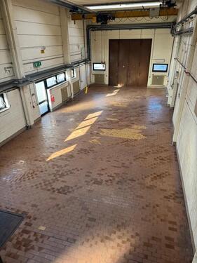 Foto - Top-Gewerbehalle 200 m² mit Büro, 5-Tonnen-Kran Worms