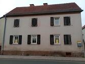 Foto - Haus mit schönem Hof in Klein-Karben