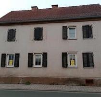 Haus mit schönem Hof in Klein-Karben