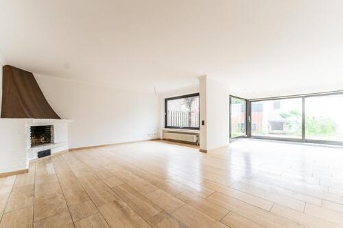 Foto - Großzügige 4-Zimmer Wohnung - EG, Einbauküche, Terrasse, Garage