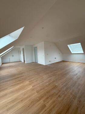 Foto - Schöne helle 2ZKB Neubauwohnung 65qm, Stellplatz