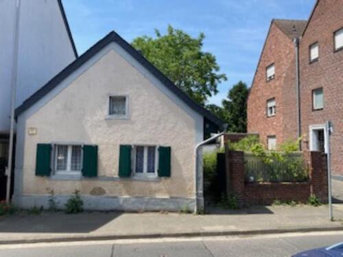 Foto - Haus zum Abriss mit tollem Grundstück