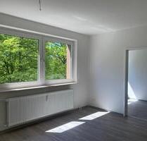 Sanierte und renovierte 2-Zimmer-Wohnung mit Balkon - Schwalbach am Taunus