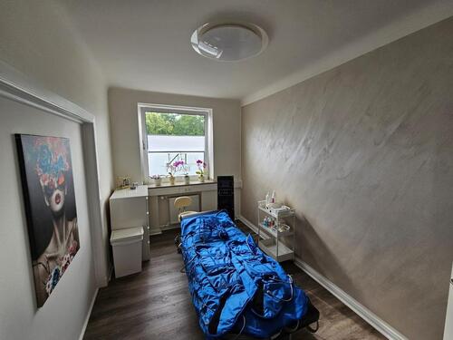 Foto - Schöner Behandlungsraum in Kosmetikstudio zu vermieten