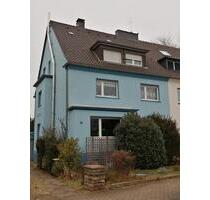 Dreifamilienhaus: Schöne Wohnung mit Balkon - Dortmund Brackel