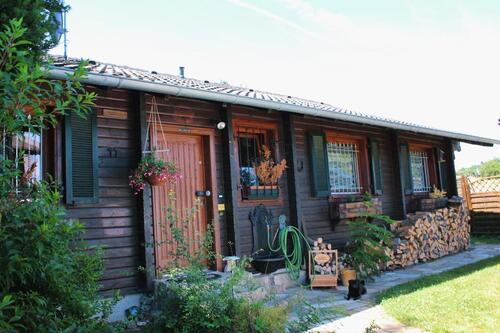 Foto - Idyllisches Holzblockhaus in der Eifel