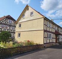 Ehemalige Hofstelle mit Wohnhaus, Scheune und Nebengebäuden - Hofbieber